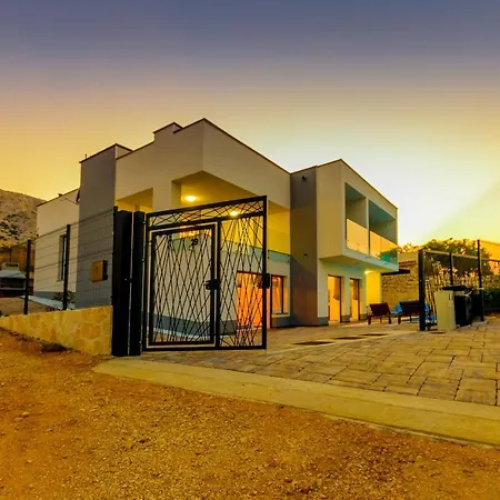 The Secret Diamond Apartman *