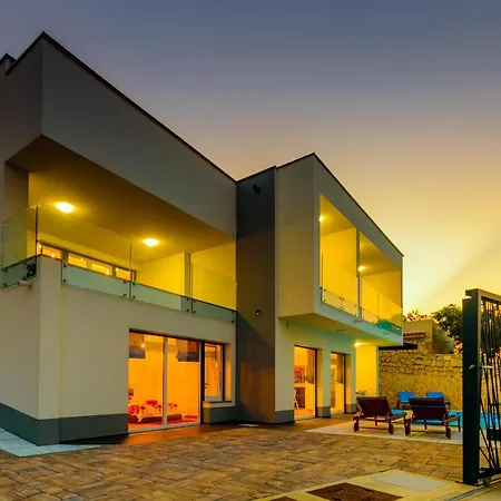 The Secret Diamond Kolan