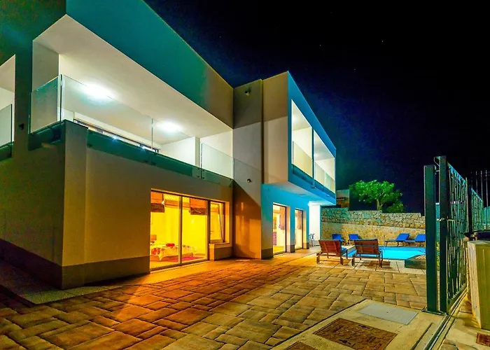The Secret Diamond Apartment