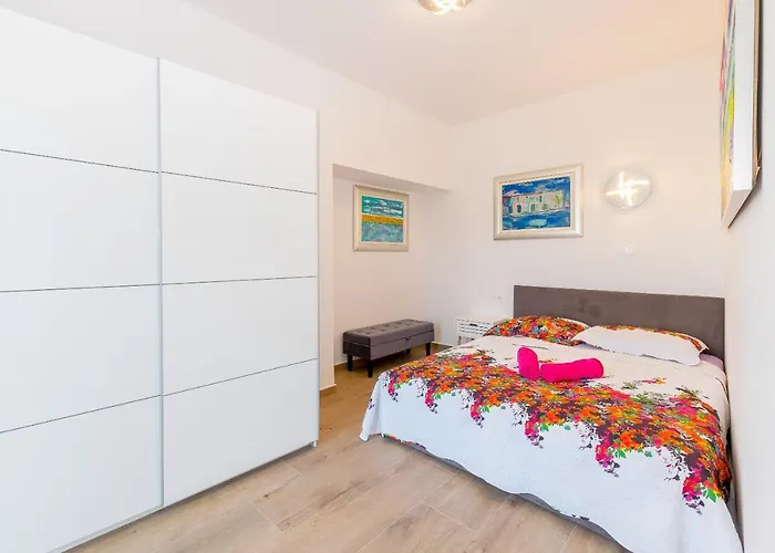 The Secret Diamond كولان